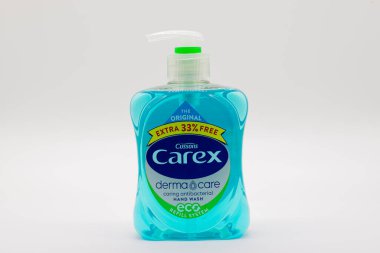 Largs, İskoçya, Uk - 08 Mart 2020: Cussons Carex, geri dönüşümlü plastik ambalaj, ekolojik yenileme sistemi, Terracycle Initiative ve ilgili geri dönüşüm sembolleri ile cilt bakım amaçlı el yıkama ile markalaştırıldı. Corona Virüsü yüzünden kayıp. Covid 19