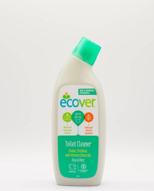 Largs, İskoçya, Uk - 08 Mart 2020: Geri dönüşümlü plastik şişe ve kapakla markalı alternatif tuvalet temizleyicisi. Corona Virüsü yüzünden kayıp. Covid 19