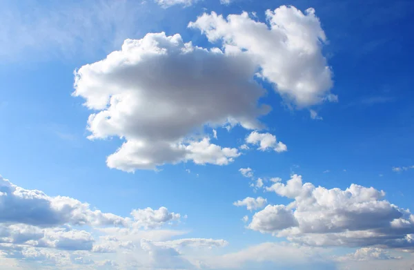 Himmel mit Wolken — Stockfoto