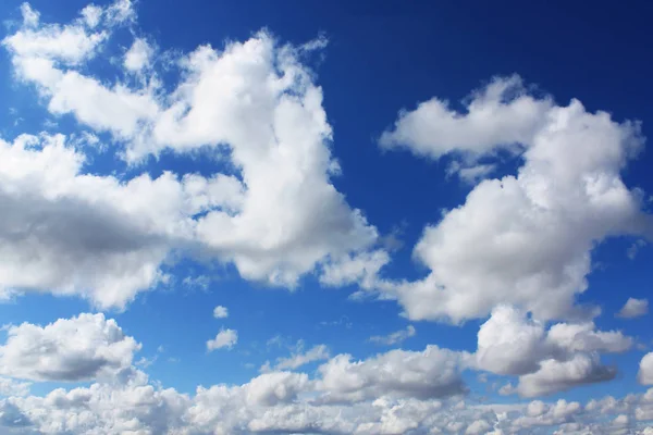 Himmel mit Wolken — Stockfoto