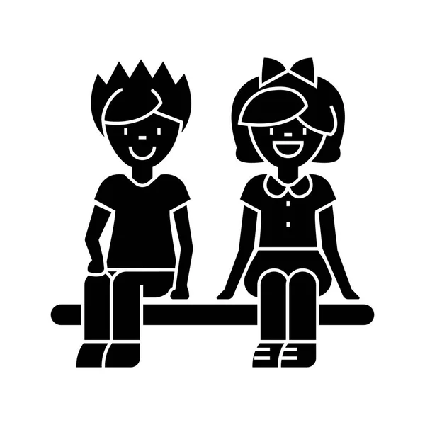 Barn glad logga sitter på bänken, pojke och flicka ikon, vektorillustration, på isolerade bakgrund — Stock vektor
