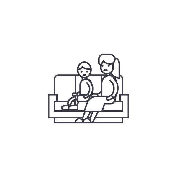 Filho e mãe no sofá vetor ícone de linha, sinal, ilustração em segundo plano, traços editáveis —  Vetores de Stock