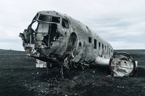 Crashed airplane in Iceland