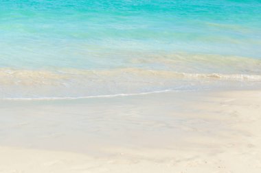 Turkuaz bir Okyanusu ile plaj Vatlantic okyanus. Varadero, Cu