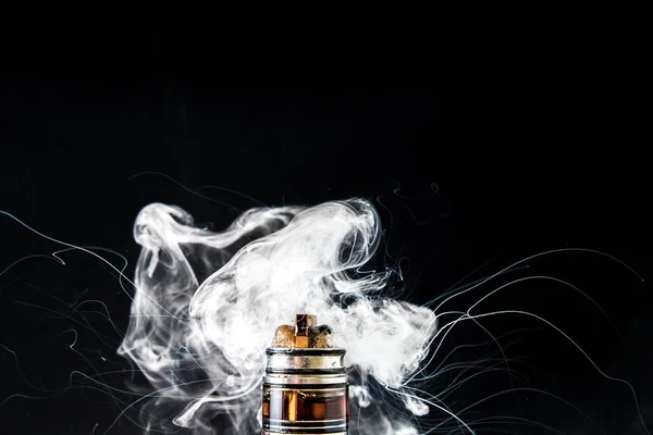 Nuvem eletrônica de fumaça de cigarro — Fotografia de Stock
