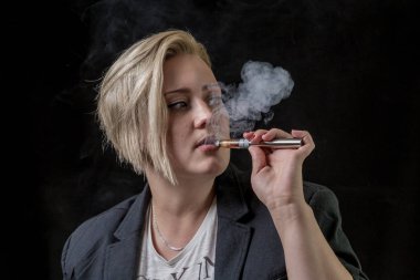 Vaping Buharlaştırıcı kadındır
