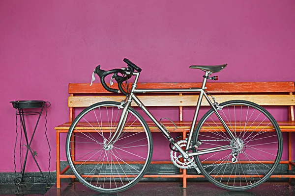 自行车不是粉红色或橙色 — 图库照片