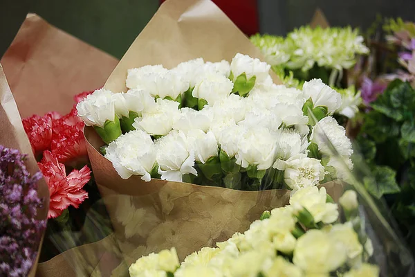 White carnation bouquet — Stock Photo, Image