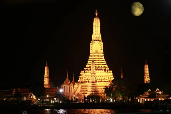 Wat Arun pagoda in una notte — Foto Stock