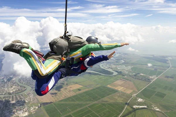 Skydiving fotoğraf. Tandem. — Stok fotoğraf