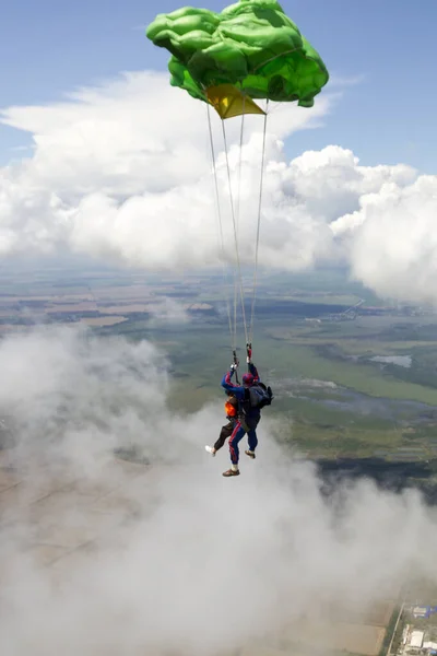 Skydiving photo. Tandem. — Stock Photo, Image