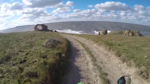 越野车在沙滩上行驶 — 图库视频影像