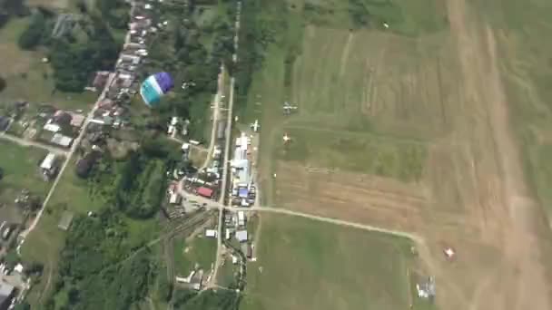 Skydiver Pilots Its Parachute Sky Clouds — Stock Video