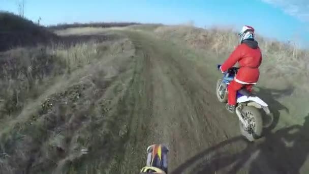 Les Motocyclistes Roulent Sur Chemin Gravier Dans Les Montagnes Moto — Video