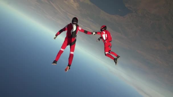 Two Sports Parachutist Build Figure Free Fall Extreme Sport Concept — Stock Video