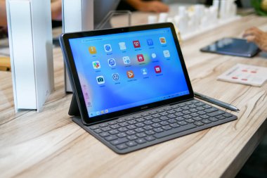 Huawei Mediapad M6 Tayland 'da açıklandı.