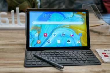 Huawei Mediapad M6 Tayland 'da açıklandı.