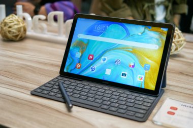 Huawei Mediapad M6 Tayland 'da açıklandı.