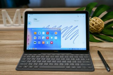 Huawei Mediapad M6 Tayland 'da açıklandı.
