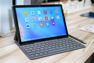 Huawei Mediapad M6 Tayland 'da açıklandı.