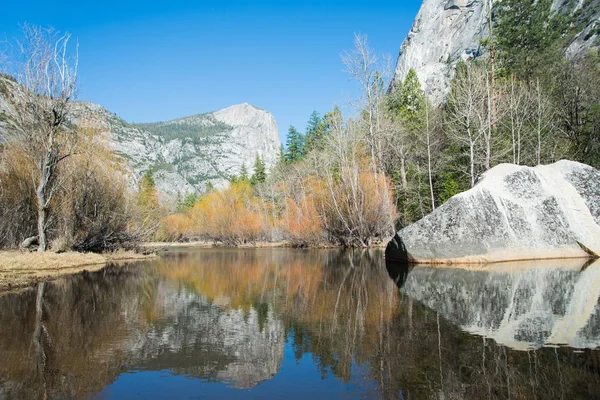 Lac Mirror Dans Parc National Yosemite Californie — Photo