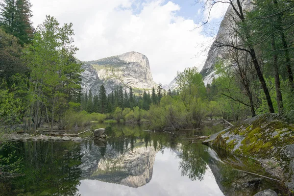 Spiegelsee, Yosemite — Stockfoto