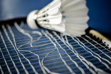 Badminton raket devamsızlık ve badminton Servisi horoz Close-Up