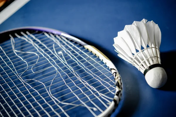 Zbliżenie Brak Badminton Rakiety Lotkę Badmintona — Zdjęcie stockowe