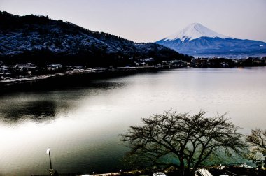 Mt. Fuji Kawaguchiko göl kar manzara, Mt. Fuji sonbahar içinde ünlü Japonya, turist insanlar çağrı Mt. Fuji Fuji, Fujisan,: Fujiyama, Fuji-san, Japonya olarak dağıdır