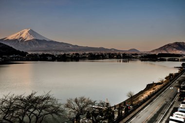 Mt. Fuji Kawaguchiko göl kar manzara, Mt. Fuji sonbahar içinde ünlü Japonya, turist insanlar çağrı Mt. Fuji Fuji, Fujisan,: Fujiyama, Fuji-san, Japonya olarak dağıdır