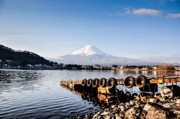Mt. Fuji Kawaguchiko göl kar manzara, Mt. Fuji sonbahar içinde ünlü Japonya, turist insanlar çağrı Mt. Fuji Fuji, Fujisan,: Fujiyama, Fuji-san, Japonya olarak dağıdır