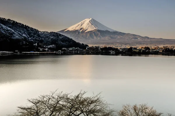 富士山河口湖雪風景 富士山で秋には有名な日本山 観光人呼び出し富士山富士 富士山 富士山 富士山 — ストック写真