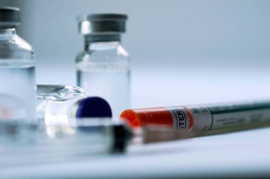 Aşı enjeksiyonuna, kanser tedavisine, ağrı tedavisine hazır olup yasadışı kullanım, sağlık sigortası ve tıbbi konsept aşısı için de kullanılabilir..