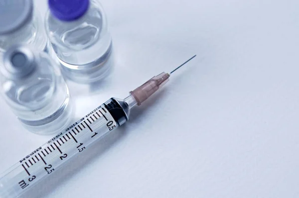 Léky Injekčních Lahvičkách Injekční Stříkačce Připravené Vakcinaci Léčba Rakoviny Léčba — Stock fotografie