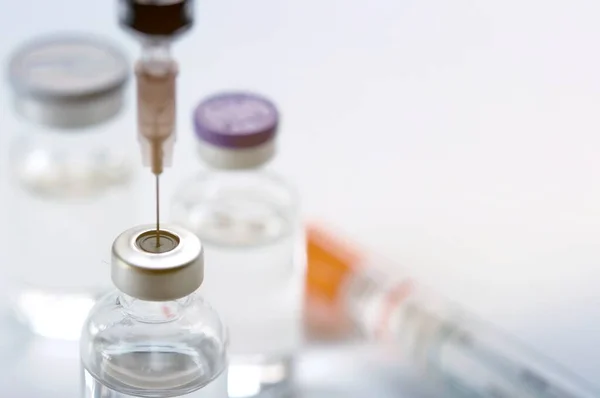 Aşı enjeksiyonuna, kanser tedavisine, ağrı tedavisine hazır olup yasadışı kullanım, sağlık sigortası ve tıbbi konsept aşısı için de kullanılabilir..