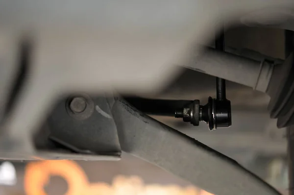 Automatyczny Mechanik Procesie Wymiany Opon Naprawa Hamulców Samochodowych Garażu Hamulce — Zdjęcie stockowe