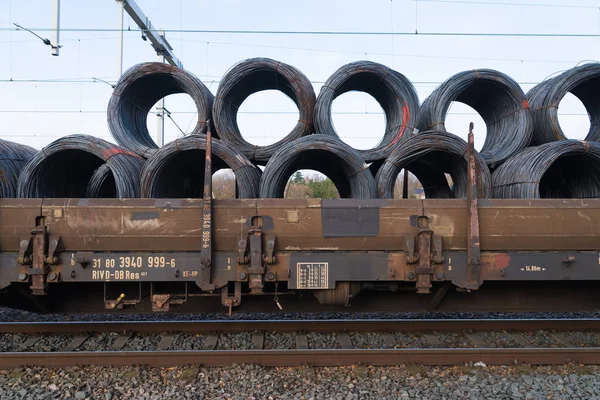 Vlak nákladní vozy — Stock fotografie