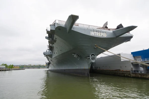 USS intrepid lotniskowiec — Zdjęcie stockowe