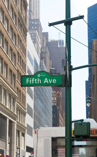 Signo da quinta avenida — Fotografia de Stock