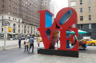 New York'ta aşk heykel