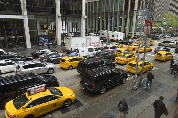 Žluté taxíky v Manhattanu — Stock fotografie