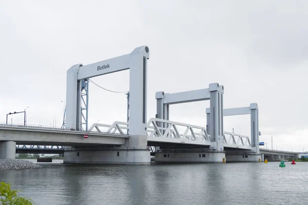 Puente Botlek en Rotterdam, Países Bajos — Foto de Stock