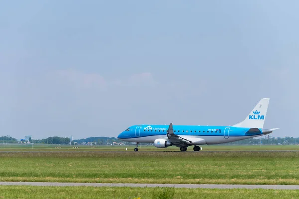 KLM flyg lyfter — Stockfoto