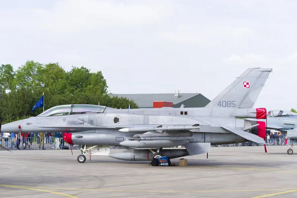 Pulido F16 avión de combate —  Fotos de Stock