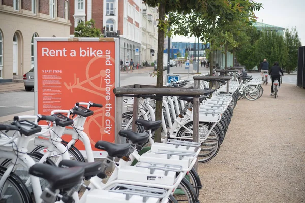 Прокат велосипедов в Копенгагене — стоковое фото