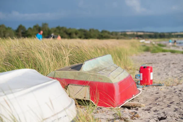 Roeiboten op strand — Stockfoto