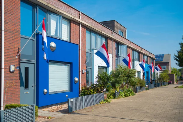 Drapeaux hollandais dans la rue — Photo