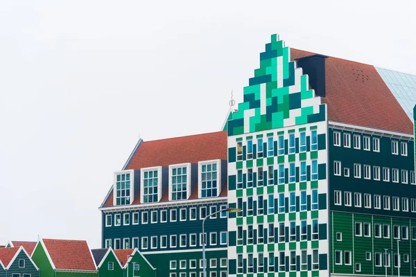 Современная архитектура в zaanstad, netherlands — стоковое фото