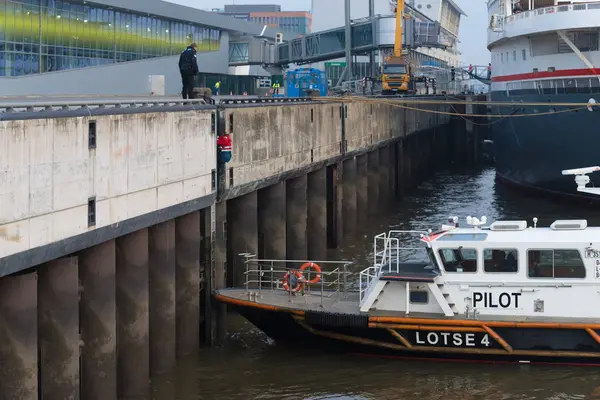 Pilot tekne de Hamburg, Almanya — Stok fotoğraf