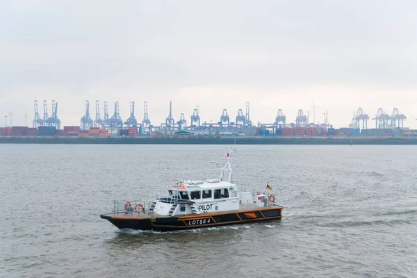 Lotsenboot in Hamburg, Deutschland — Stockfoto